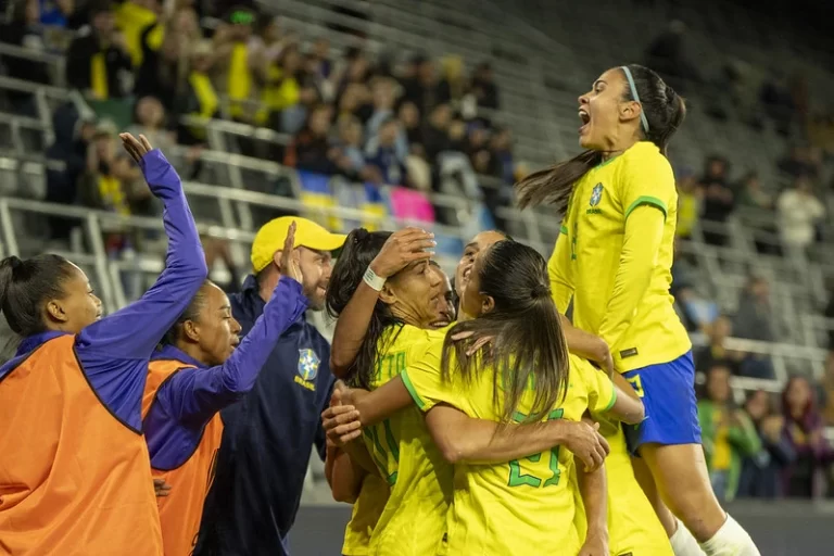 Seleção brasileira feminina durante goleada por 5 a 1 sobre a Argentina na Copa Ouro. Foto: Leandro Lopes/CBF