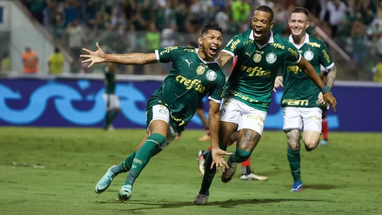 Rony, Caio Paulista e Aníbal Moreno, do Palmeiras. Foto: Fabio Menotti/Palmeiras