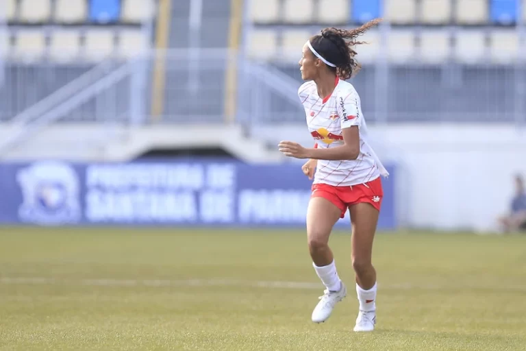 Emily, do Red Bull Bragantino, durante Red Bull Bragantino 2 x 1 Atlético-MG, 3ª rodada do Brasileirão Feminino 2024. Foto: Fernando Roberto/Red Bull Bragantino