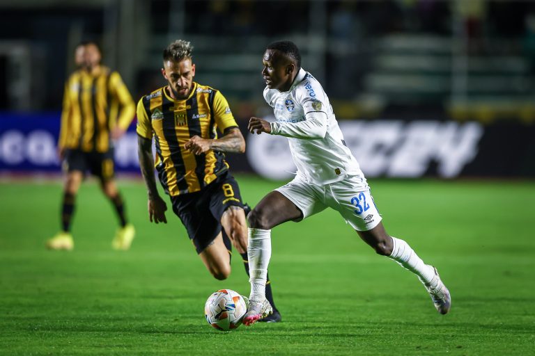 The Strongest e Grêmio, em campo pela Libertadores