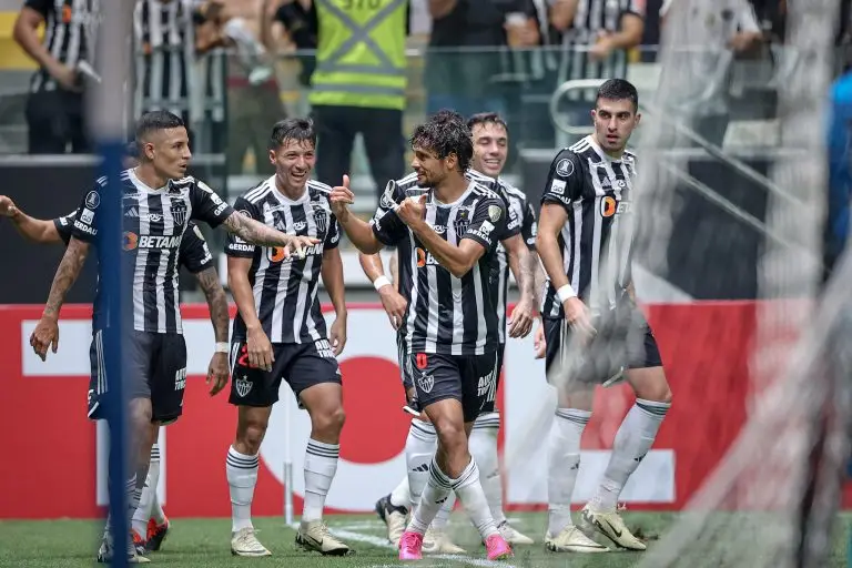 Jogadores do Galo comemoram gol diante do Rosario Central, pela Libertadores