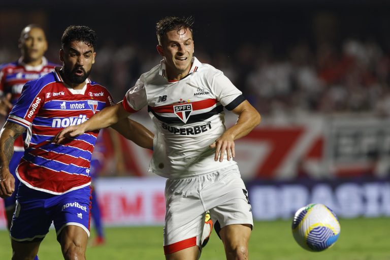 São Paulo e Fortaleza, em campo pelo primeiro turno do Campeonato Brasileiro