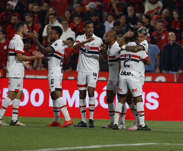 Time do São Paulo comemora