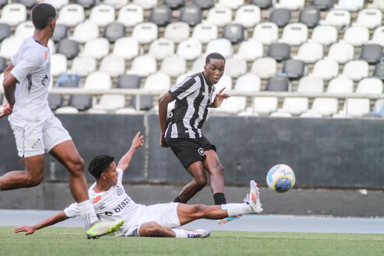 Botafogo 1 x 2 Santos, 1ª rodada do Brasileirão Sub-17. Foto: Arthur Barreto/Botafogo