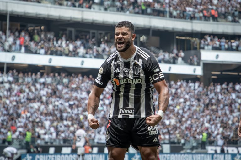 Hulk comemora um dos gols marcados na vitória sobre o Vasco