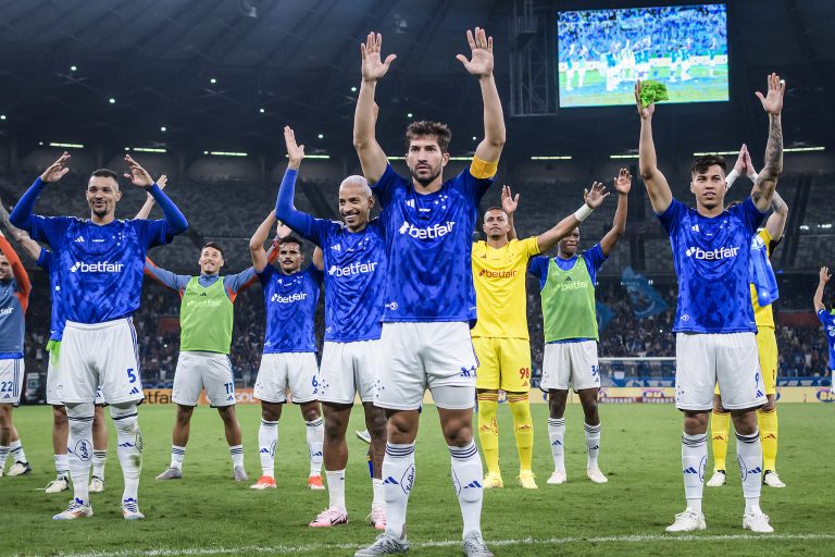 Jogadores do Cruzeiro, em partida pelo Campeonato Brasileiro