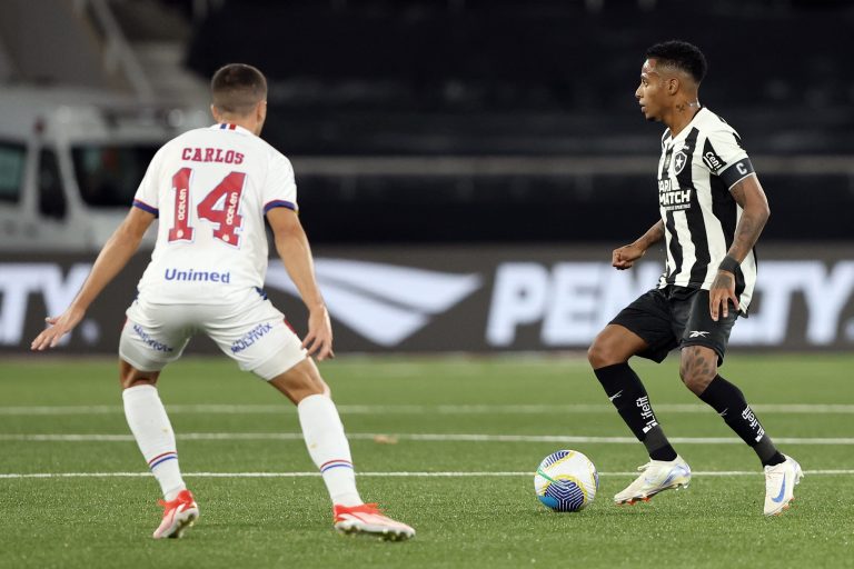 Botafogo e Bahia, em campo pela Copa do Brasil