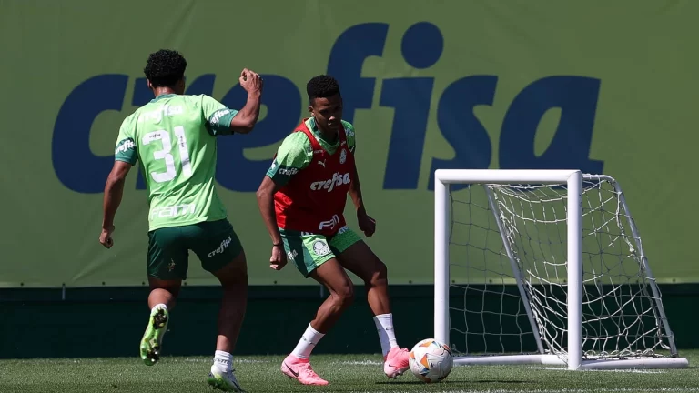 Luighi (esquerda) e Estêvão (direita), do Palmeiras. Foto: Cesar Greco/Palmeiras