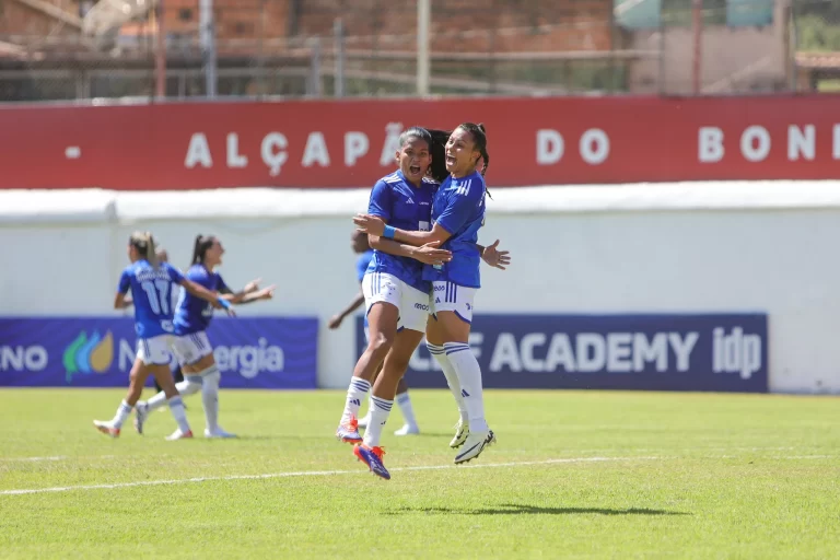 Cruzeiro feminino (Cabulosas). Foto: Daniel Oliveira Costa/BH Foto