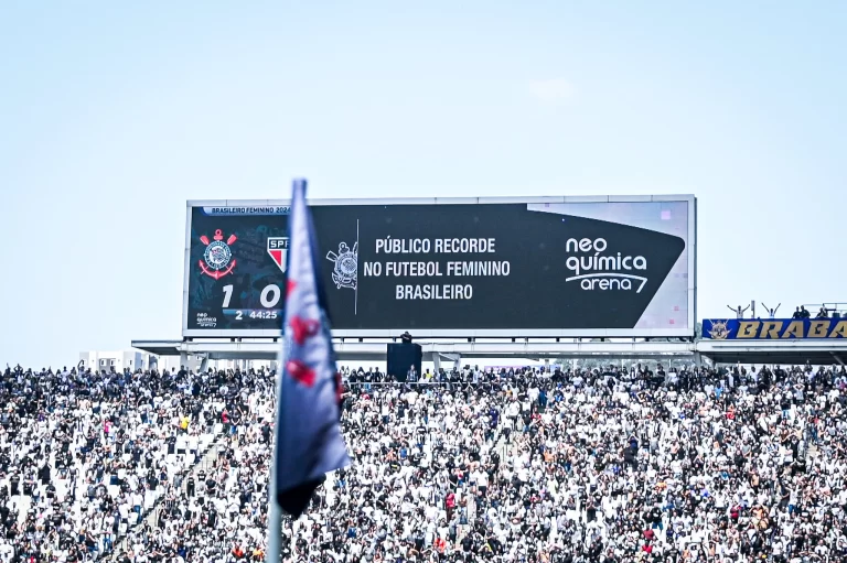 Corinthians bate recorde de público do futebol feminino na América do Sul na Neo Química Arena, durante final contra o São Paulo. Foto: Staff Images/CBF