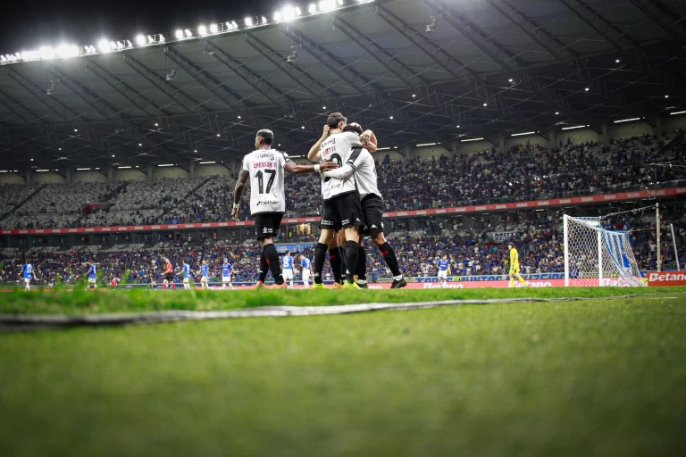 Time do Vasco comemora gol em São Januário. Foto; Matheus Lima/Vasco