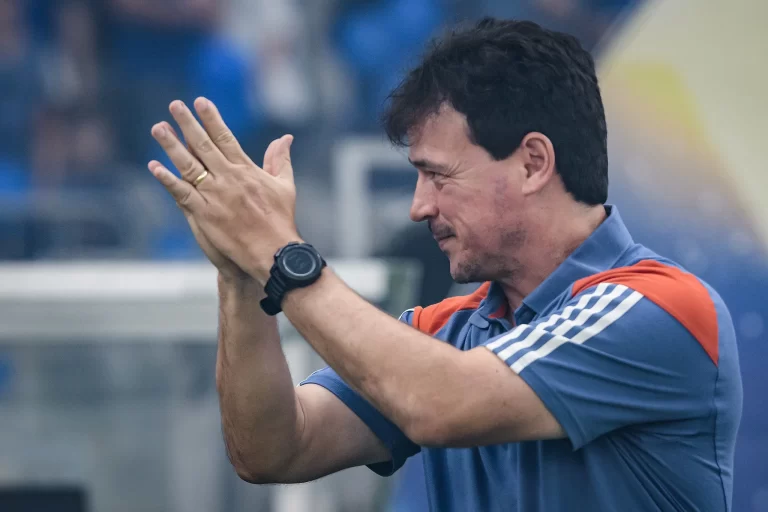 Fernando Diniz, técnico do Cruzeiro. Foto: Gustavo Aleixo/Cruzeiro