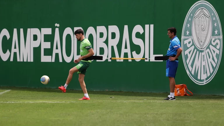 Lateral-esquerdo do Palmeiras, Piquerez, em transição física após lesão no joelho. Foto: Cesar Greco/Palmeiras