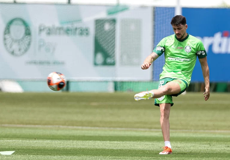 Joaquín Piquerez treina na Academia de Futebol. Foto: Fabio Menotti/Palmeiras