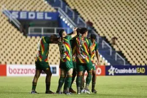 Jogadores do Sampaio Corrêa comemoram gol marcado no jogo contra o Náutico, pela Copa do Nordeste 2025. Foto: Reprodução/Sampaio Corrêa