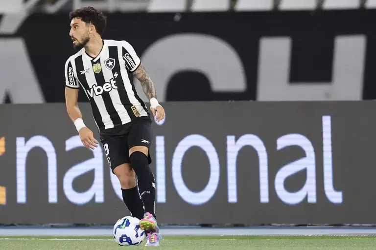 Alex Telles, jogador do Botafogo. Foto: Vítor Silva/Botafogo