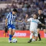 Jogadores disputam bola no jogo CSA 3 x 2 Grêmio, pela 3ª fase (ida) da Copa do Brasil 2025. Foto: Allan Max/CSA