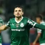 Raphael Veiga, do Palmeiras, comemorando gol na Libertadores 2025, diante do Sporting Cristal. Foto: Cesar Greco/Palmeiras