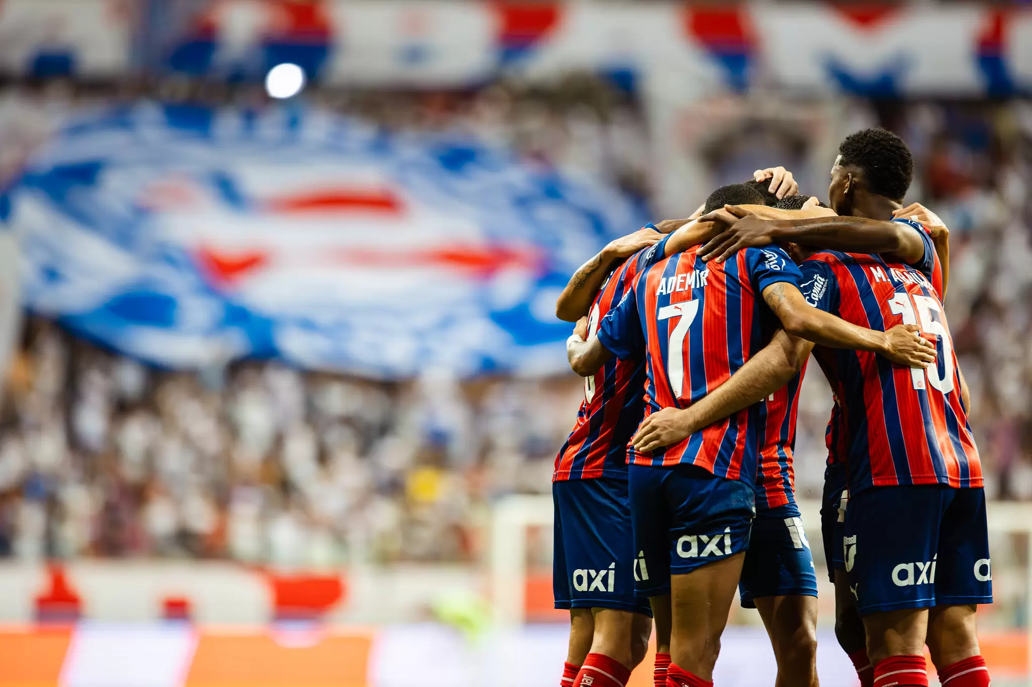 Jogadores do Bahia comemoram gol sobre o Náutico na 7ª rodada da Copa do Nordeste 2025. Foto: Letícia Martins/EC Bahia