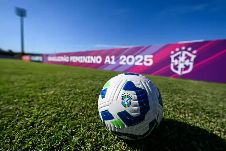Bola do Brasileirão Feminino A1 2025. Foto: Nayra Halm/Staff Images Woman/CBF