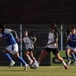 Jogadoras disputam a bola em Corinthians 4 x 2 Cruzeiro, pela 15ª rodada do Brasileirão Feminino 2025. Foto: Rebeca Reis/Staff Images Woman/CBF