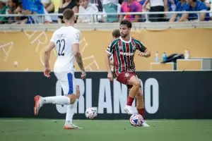Jogadores disputam a bola em Fluminense x Al-Hilal, pelas quartas de final do Mundial de Clubes 2025. Foto: MARCELO GONÇALVES/FLUMINENSE F.C.