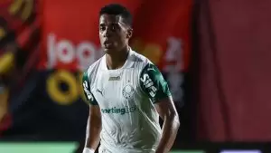 Vanderlan, lateral-esquerdo do Palmeiras, em jogo contra o Vitória, no Campeonato Brasileiro, Série A 2025. Foto: Cesar Greco/Palmeiras