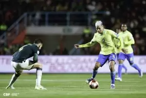Bruno Guimarães, da Seleção Brasileira, em jogo contra a Bolívia, pela 18ª rodada das Eliminatórias Sul-americanas, em 2025. Foto: @rafaelribeir