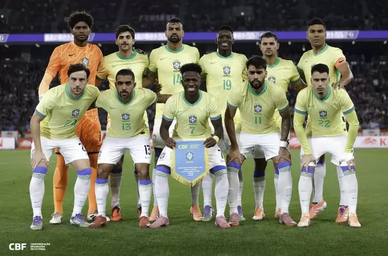 Seleção Brasileira antes do jogo contra o Japão