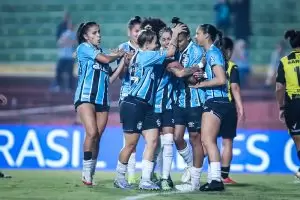 Time feminino do Grêmio disputando a Brasil Ladies Cup