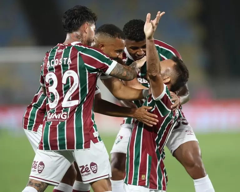 Jogadores do Fluminense comemoram gol diante do Ceará