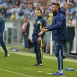 Paulo Pezzolano no comando do Cruzeiro em 2022