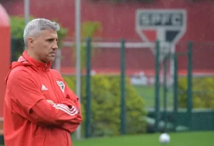 Crespo no treino no São Paulo