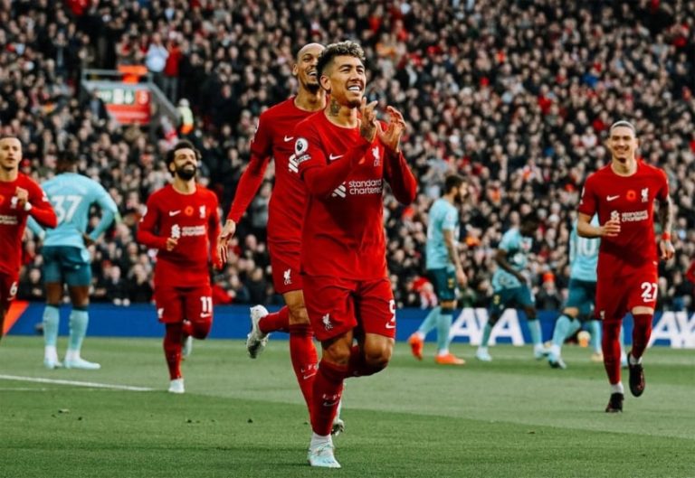 Não fica: Firmino comunica que não irá renovar seu contrato com o Liverpool