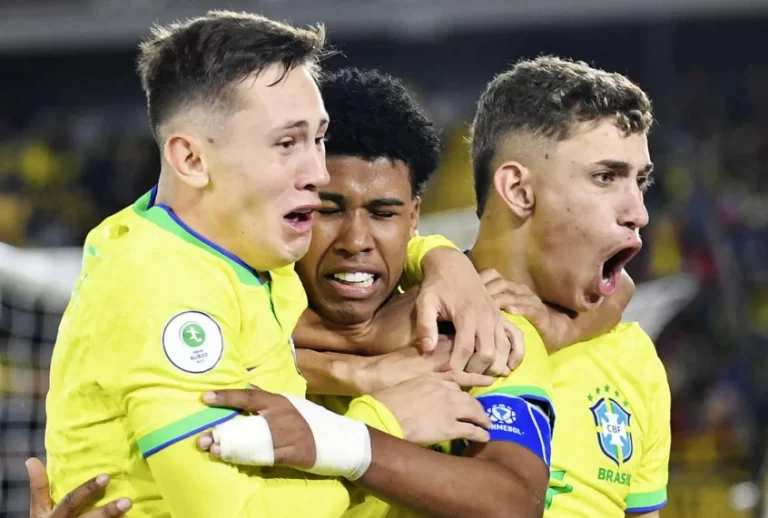 Brasil vence Uruguai com gols no fim e é campeão do Sul-Americano Sub-20