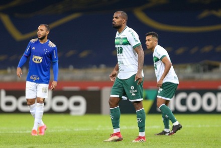 Zagueiro brasileiro relembra passagem pelo futebol turco e diz: “Acham que o cara é um abobado”