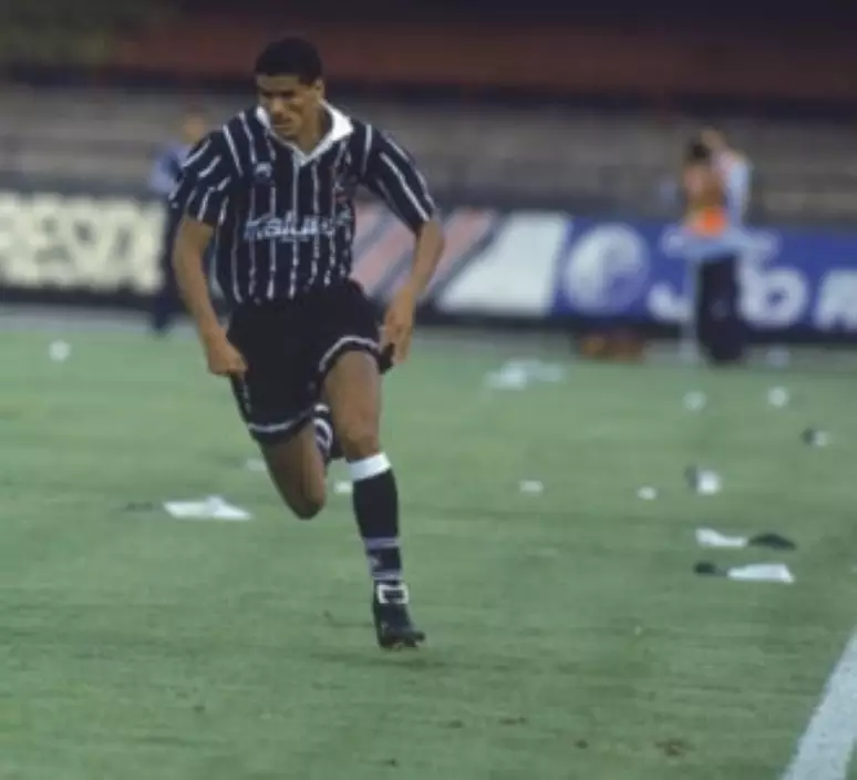 Rivaldo jogou apenas uma temporada inteira pelo Corinthians, em 1993 - Foto: Reprodução
