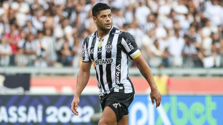 Rivaldo exalta Hulk na Libertadores 2023: "Será capaz de guiar o Galo"