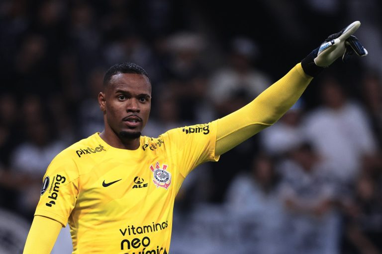 Carlos Miguel provoca o Palmeiras nas redes sociais (Foto: AGIF)