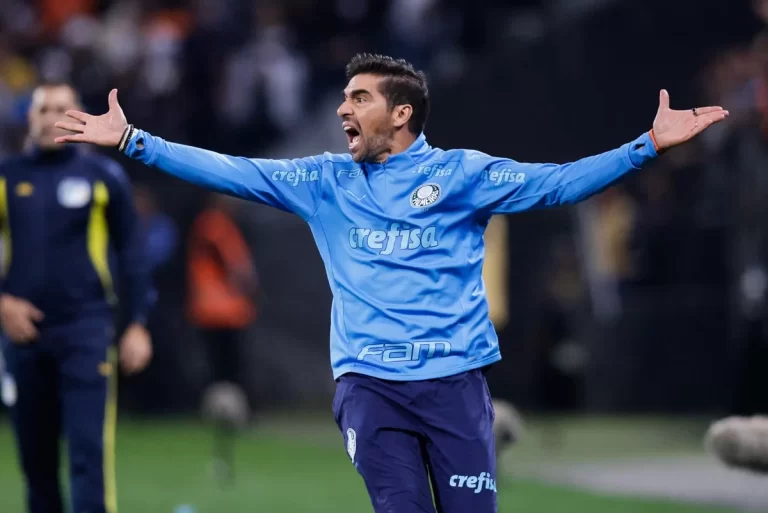 Abel Ferreira, técnico do Palmeiras - Foto: Alexandre Schneider/Getty Images