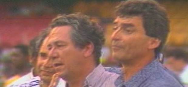 Ex-presidente Afonso Paulino e Jair Pereira festejam o título de 1991 do Atlético-MG