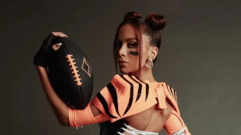 Anitta pode se apresentar no show do intervalo do primeiro jogo da NFl no Brasil