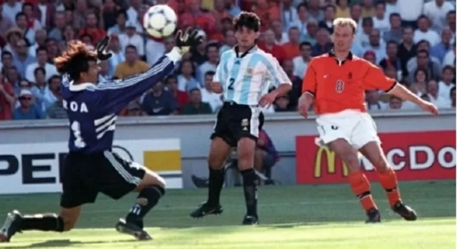 Holanda elimina Argentina na Copa do Mundo da França de 1998