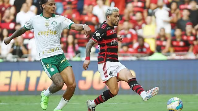 Arrascaeta e Richard Rios em Flamengo 1 x 1 Palmeiras