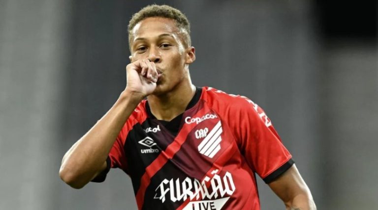 Vitinho, do Athletico