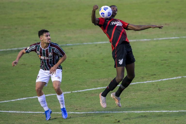 Athletico leva vantagem no histórico do confronto contra o Fluminense