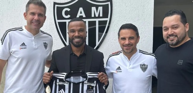 Alexandre Pires na Cidade do Galo, CT do Atlético-MG