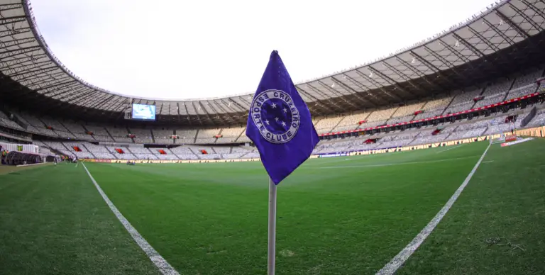 Bandeira do Cruzeiro no Mineirão