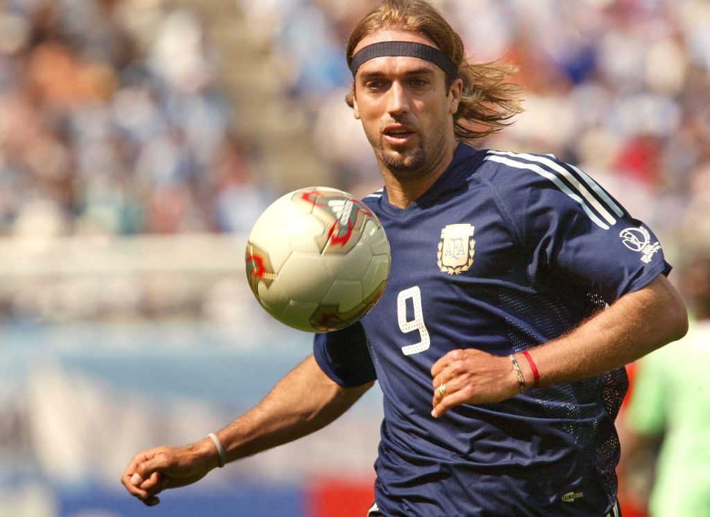 Batistuta jogando pela seleção argentina