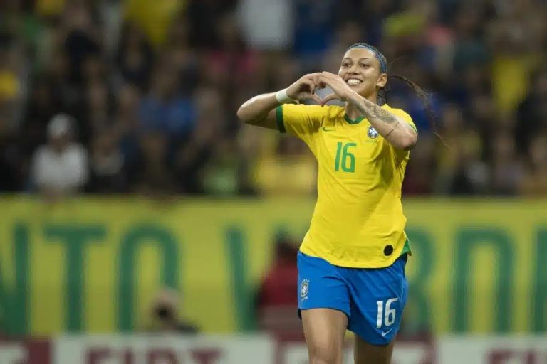 Bia Zaneratto destaca importância de Pia Sundhage na Seleção Brasileira Feminina: "Exigência e evolução"